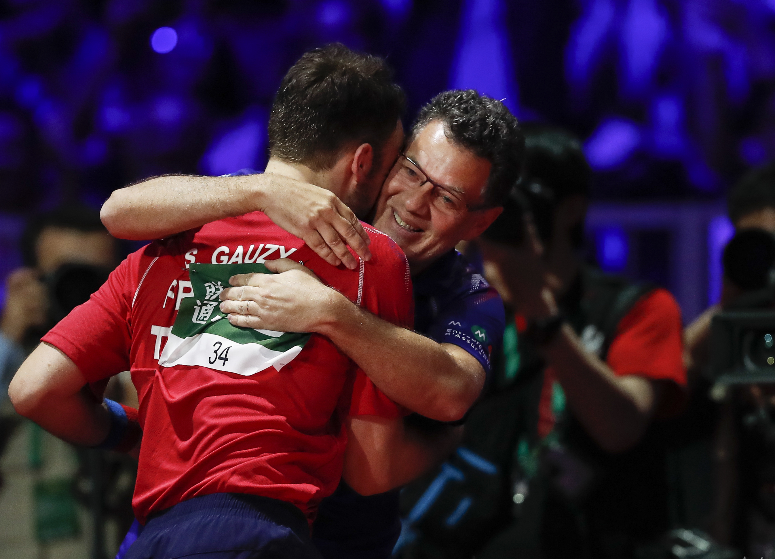 法国队轻取英格兰队，许昕刷新纪录