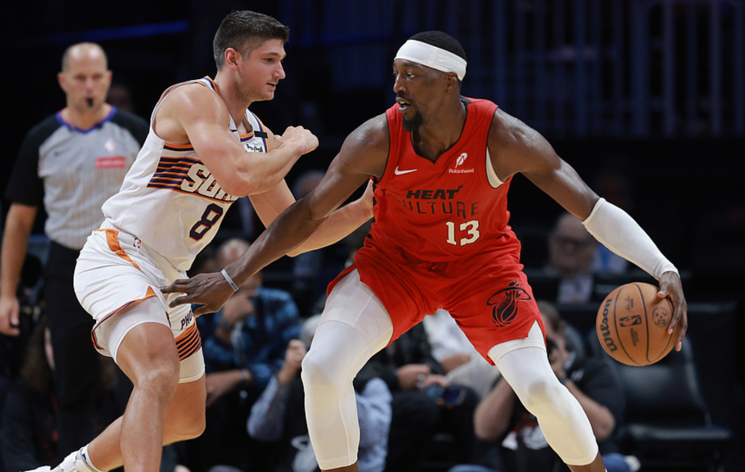 雷霆轻取北京队，东契奇点燃赛场