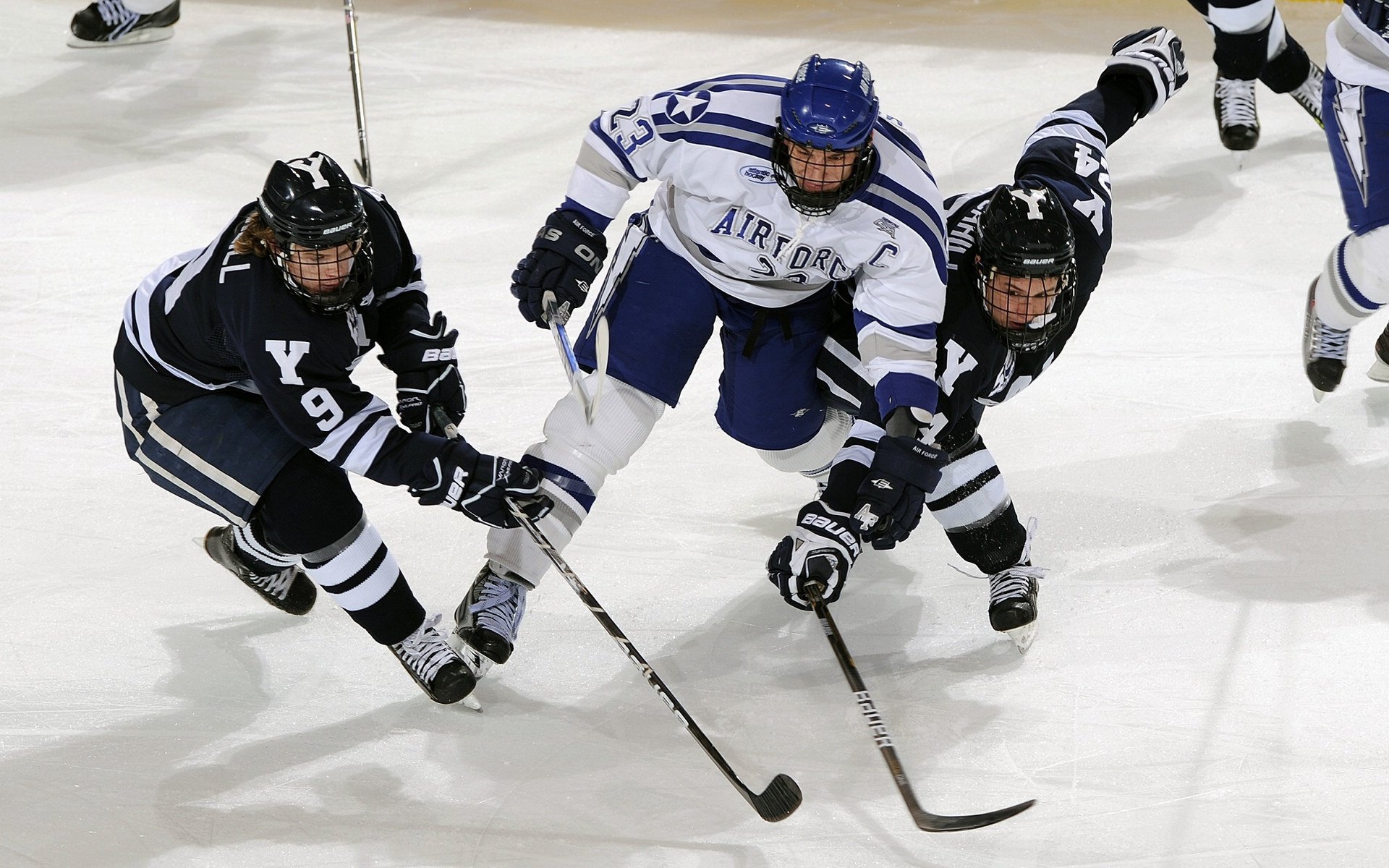 雷恩硬仗取胜勒沃库森，阿劳霍，那个在沉默中雕刻胜利的关键先生