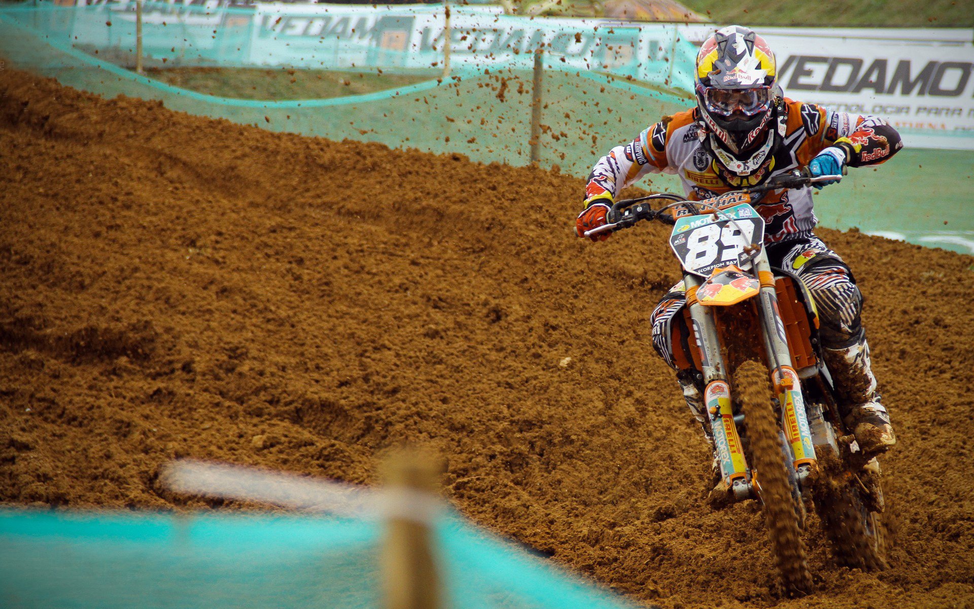 西决生死战,当篮球场成为美国霸权的残酷隐喻